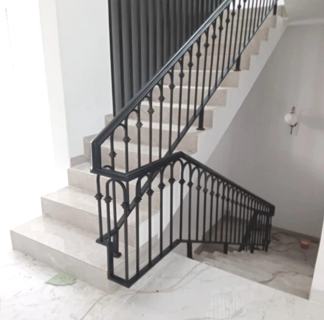 Railing Tangga Besi – HL Bengkel Besi Setia